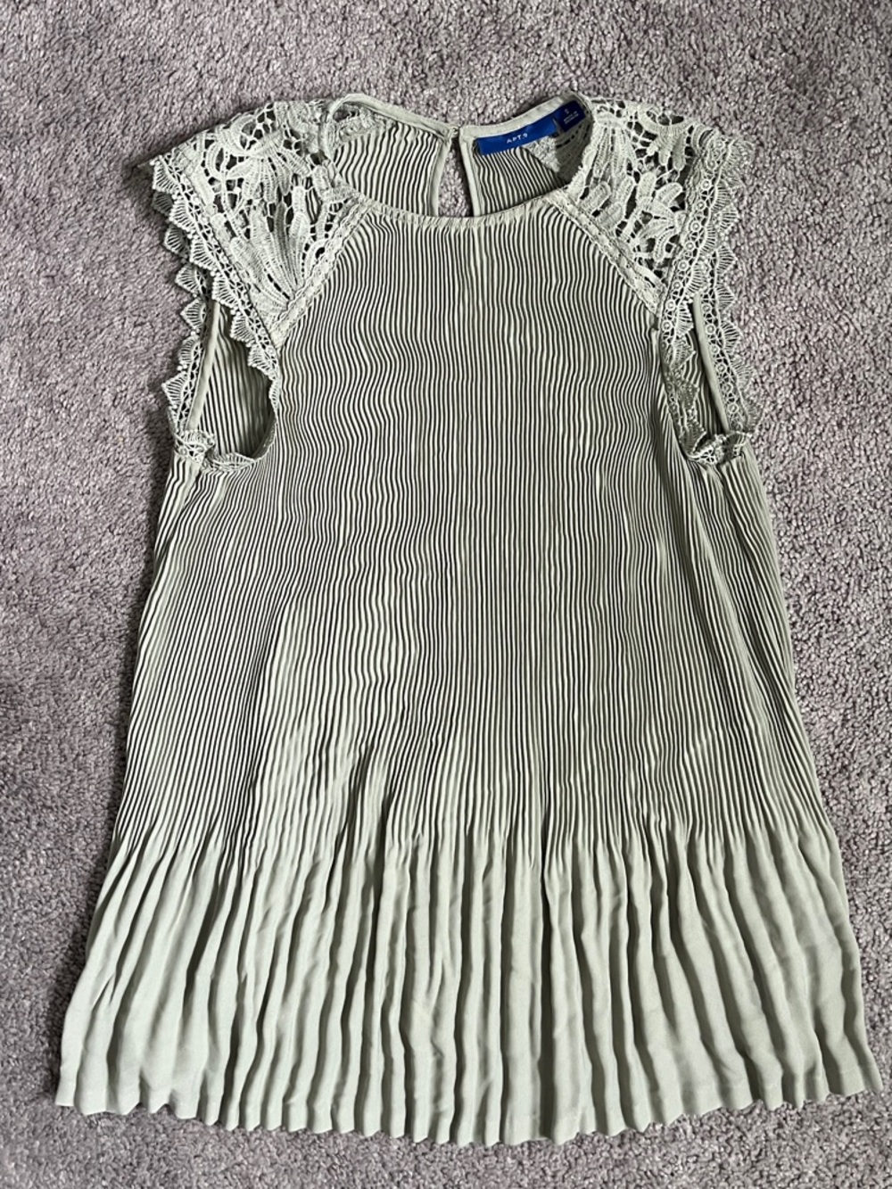 Apt. 9 Sage Green Lace-Cap Pleated Top
